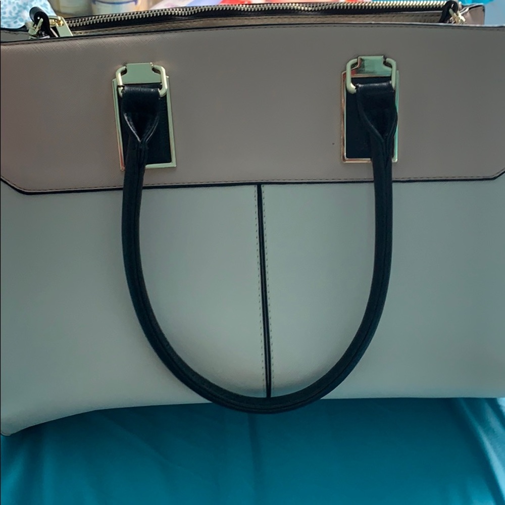 WHITE BLACK AND PINK PURSE